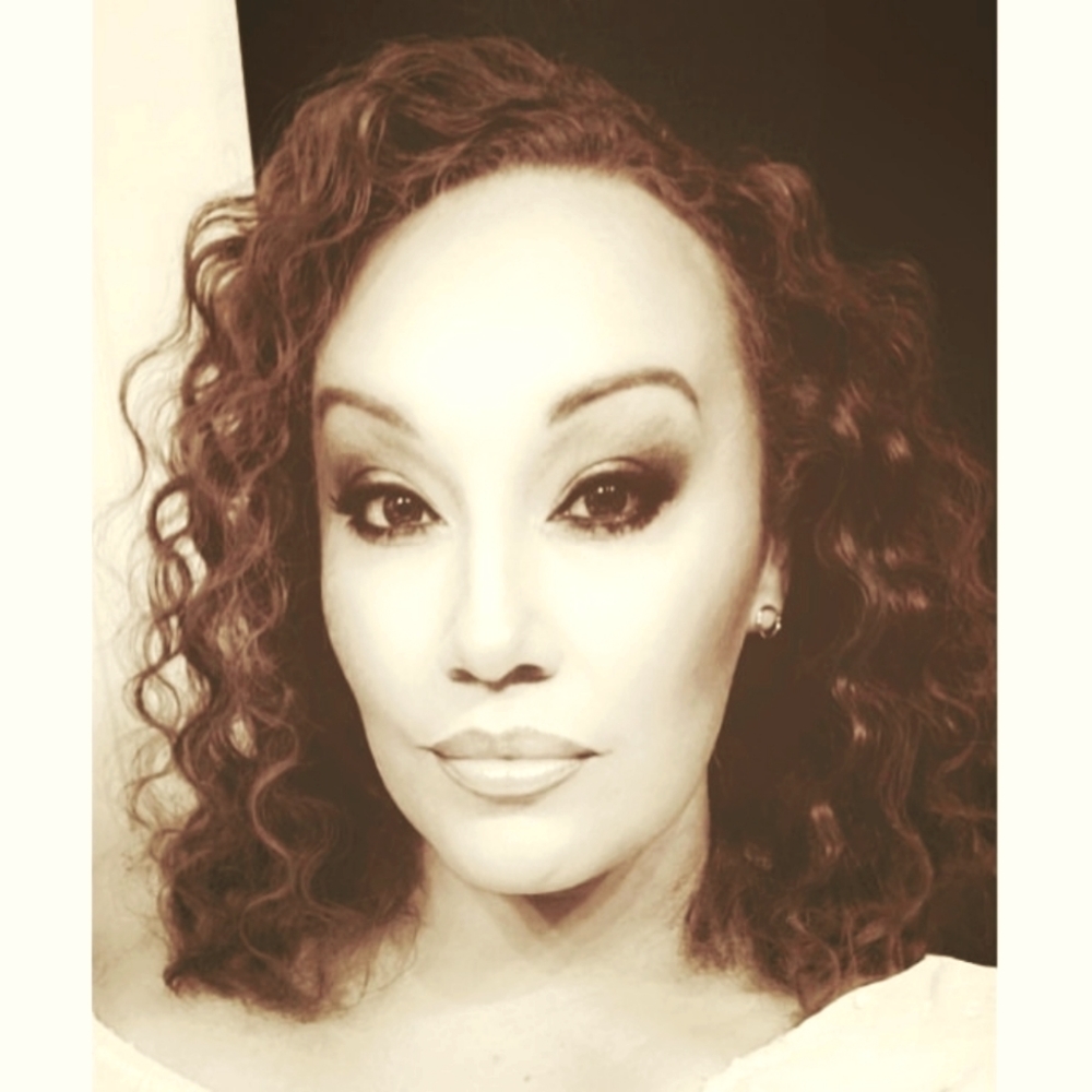 Meet your Posher, Angela